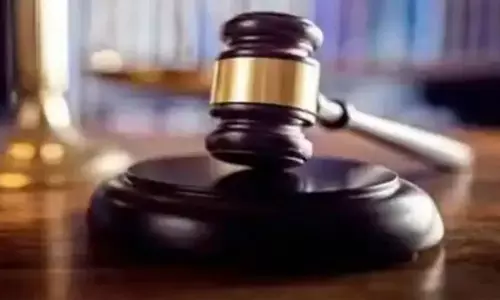 മുഹമ്മദ് റിയാസിനും വീണക്കുമെതിരെ ക്രിമിനൽ   കേ​സെടുക്കണമെന്ന ഹരജി തള്ളി