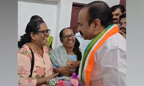 സതീശനെ സന്ദർശിച്ച് ആശാവർക്കർമാർ