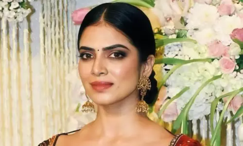 മാധ്യമങ്ങൾ അവരുടെ അന്തസ്സ് നിലനിർത്തണം; വിജയ്-തൃഷ ബന്ധത്തെക്കുറിച്ചുള്ള ചോദ്യങ്ങളോട് പ്രതികരിച്ച് മാളവിക മോഹനൻ