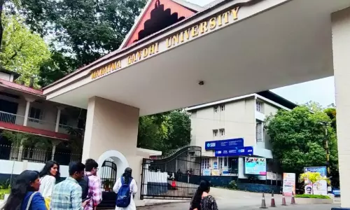 എം.ജി സർവകലാശാല സെർച്ച് കമ്മിറ്റി യോഗം മാറ്റിവെക്കണമെന്ന് സെനറ്റ് അംഗങ്ങളും; ഗവർണർക്ക് കത്ത് നൽകി