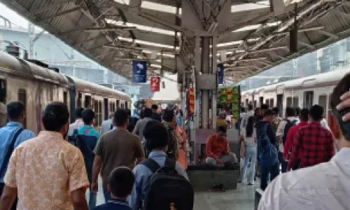 ട്രെയിൻ യാത്രക്കാരുടെ സുരക്ഷ: നടപടികൾ കടലാസിൽ