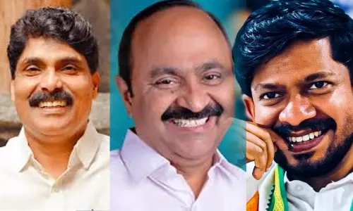 മന്ത്രിസഭയിൽ സർപ്രൈസായി ടി. സിദ്ദീഖും ഒ.ജെ. ജനീഷും: മന്ത്രിമാരുടെ പട്ടികയുമായി വി.ഡി. സതീശൻ ഗവർണറെ കണ്ടു മന്ത്രിസഭയിൽ സർപ്രൈസായി ടി. സിദ്ദീഖും ഒ.ജെ. ജനീഷും: മന്ത്രിമാരുടെ പട്ടികയുമായി വി.ഡി. സതീശൻ ഗവർണറെ കണ്ടു