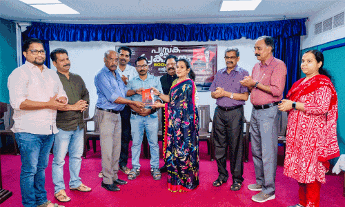 അതിജീവനത്തിന്റെ രാഷ്ട്രീയം ചർച്ച ചെയ്ത് ‘ഇന്നലെ ഞാൻ ദർവീഷെക്കണ്ടു’ മസ്കത്തിൽ പ്രകാശിതമായി