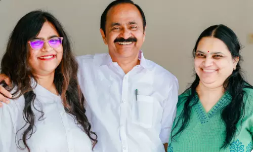 ഇതാ സർവാധിപൻ... സതീശൻ