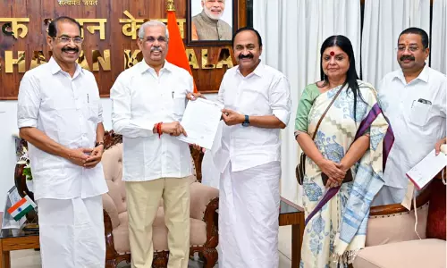 മന്ത്രിമാരുടെ വകുപ്പ് വിഭജനവും ക്ലൈമാക്സിൽ