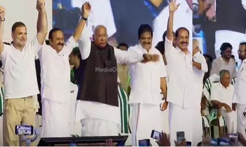 രാഹുൽ ഗാന്ധി മുതൽ പിണറായി വരെ; രാഷ്ട്രീയ മഹാസംഗമവേദിയായി സത്യപ്രതിജ്ഞാ ചടങ്ങ്