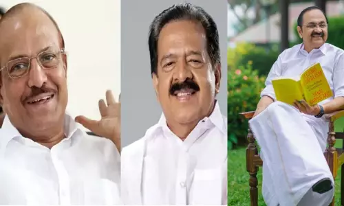 സെക്രട്ടേറിയറ്റിൽ മന്ത്രിമാരുടെ ഓഫിസുകൾ സജ്ജം; മുഖ്യമന്ത്രിയും കുഞ്ഞാലിക്കുട്ടിയും ഒരേ നിലയിൽ, ആഭ്യന്തരമന്ത്രി പഴയ ഓഫിസിലേക്ക്