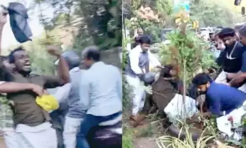 നവ കേരള യാത്ര; കണ്ണൂരിലെ ‘രക്ഷാപ്രവർത്തനത്തിലും’ പുനരന്വേഷണം വരും നവ കേരള യാത്ര; കണ്ണൂരിലെ ‘രക്ഷാപ്രവർത്തനത്തിലും’ പുനരന്വേഷണം വരും