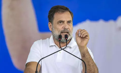 വരാനിരിക്കുന്നത് കടുത്ത നാളുകൾ: ഇന്ധനവില വർദ്ധനവിനിടയിൽ സാമ്പത്തിക പ്രതിസന്ധി മുന്നറിയിപ്പുമായി രാഹുൽ ഗാന്ധി വരാനിരിക്കുന്നത് കടുത്ത നാളുകൾ: ഇന്ധനവില വർദ്ധനവിനിടയിൽ സാമ്പത്തിക പ്രതിസന്ധി മുന്നറിയിപ്പുമായി രാഹുൽ ഗാന്ധി