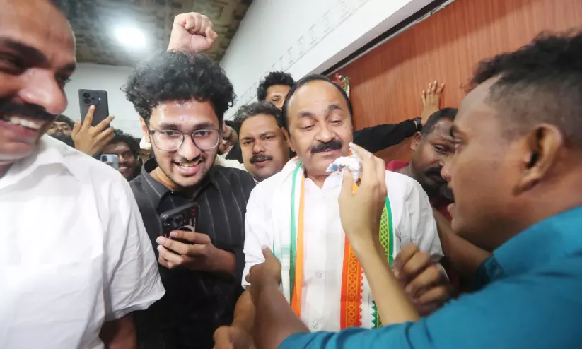 ഇന്ദ്രപ്രസ്ഥത്തിലെ അന്തർനാടകങ്ങൾ ഇന്ദ്രപ്രസ്ഥത്തിലെ അന്തർനാടകങ്ങൾ