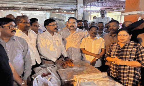 കേരള സർക്കാർ സത്യപ്രതിജ്ഞാ ചടങ്ങ് ആഘോഷമാക്കി ഒ.ഐ.സി.സി കേരള സർക്കാർ സത്യപ്രതിജ്ഞാ ചടങ്ങ് ആഘോഷമാക്കി ഒ.ഐ.സി.സി