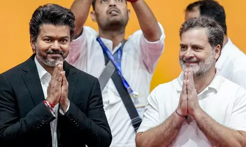 കോൺഗ്രസ്, സി.പി.എം എതിർപ്പ്; എ.ഐ.എ.ഡി.എം.കെ വിമതർക്ക് മുന്നിൽ വാതിലടച്ച് വിജയ്