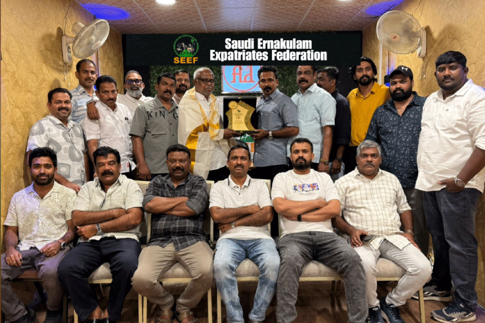 മൂന്നരപ്പതിറ്റാണ്ടിനുശേഷം മടങ്ങുന്ന നാസർ അമ്പാടന് സീഫ് യാത്രയയപ്പ് നൽകി മൂന്നരപ്പതിറ്റാണ്ടിനുശേഷം മടങ്ങുന്ന നാസർ അമ്പാടന് സീഫ് യാത്രയയപ്പ് നൽകി