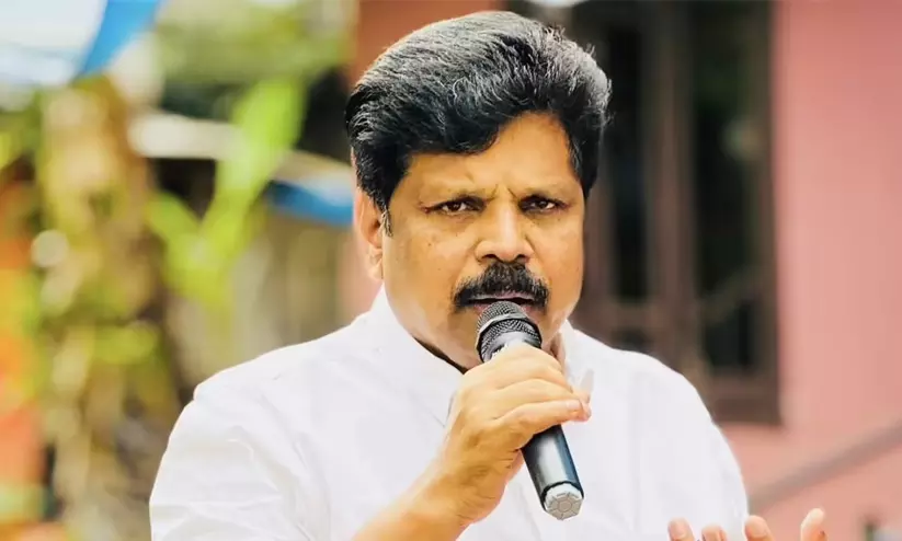 സിൽവർ ലൈൻ മഞ്ഞക്കുറ്റികൾ ഉടൻ നീക്കും; ഭൂമി ഉടമകൾക്ക് വിട്ടുനൽകുമെന്ന് റവന്യൂ മന്ത്രി എ.പി. അനിൽകുമാർ സിൽവർ ലൈൻ മഞ്ഞക്കുറ്റികൾ ഉടൻ നീക്കും; ഭൂമി ഉടമകൾക്ക് വിട്ടുനൽകുമെന്ന് റവന്യൂ മന്ത്രി എ.പി. അനിൽകുമാർ