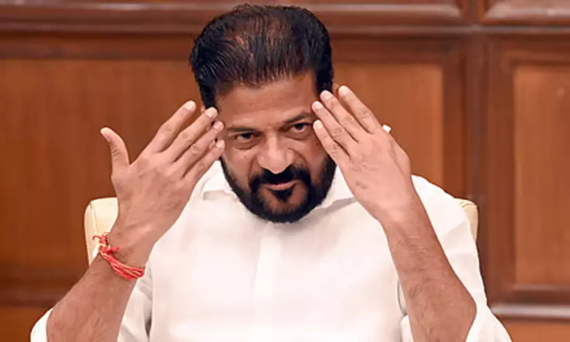 ഇനി പൊലീസ് സ്റ്റേഷനിൽ കയറിയിറങ്ങേണ്ടതില്ല; പരാതികൾക്കായി ക്യു.ആർ കോഡ് സംവിധാനം ഏർപ്പെടുത്തി തെലങ്കാന സർക്കാർ ഇനി പൊലീസ് സ്റ്റേഷനിൽ കയറിയിറങ്ങേണ്ടതില്ല; പരാതികൾക്കായി ക്യു.ആർ കോഡ് സംവിധാനം ഏർപ്പെടുത്തി തെലങ്കാന സർക്കാർ