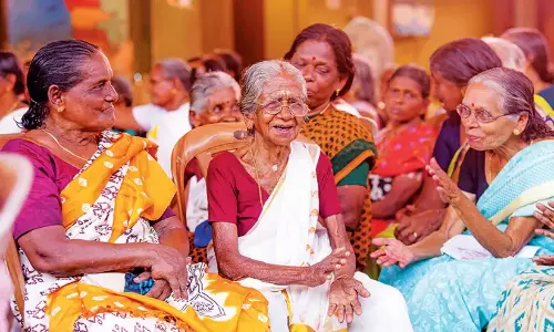 വയോജനങ്ങളോടുള്ള സമീപനമാണ് ഒരു സമൂഹത്തിന്റെ മാനവികതയുടെ അളവുകോൽ