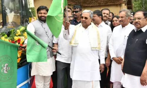 ബം​ഗ​ളൂ​രു- തു​മ​കു​രു റൂ​ട്ടി​ല്‍  വ​ജ്ര വി​സ്താ​ര