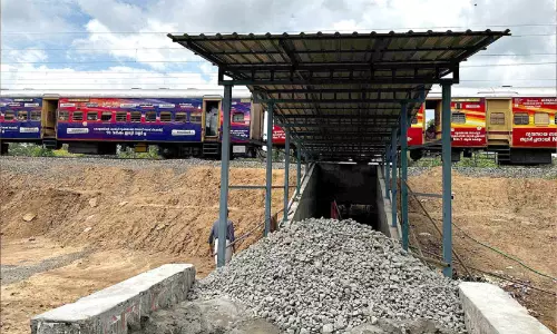 വിദ്യാർഥികളുടെ സ്വപ്നം സഫലമാകുന്നു; പെരുമുടിയൂർ റെയിൽവേ അണ്ടർപാസ് നിർമാണം അന്തിമഘട്ടത്തിൽ വിദ്യാർഥികളുടെ സ്വപ്നം സഫലമാകുന്നു; പെരുമുടിയൂർ റെയിൽവേ അണ്ടർപാസ് നിർമാണം അന്തിമഘട്ടത്തിൽ
