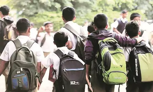 സംസ്ഥാനത്ത് സ്കൂളുകൾ ജൂൺ 1ന് തുറക്കും; പ്രവേശനോത്സവം മുഖ്യമന്ത്രി ഉദ്ഘാടനം ചെയ്യും സംസ്ഥാനത്ത് സ്കൂളുകൾ ജൂൺ 1ന് തുറക്കും; പ്രവേശനോത്സവം മുഖ്യമന്ത്രി ഉദ്ഘാടനം ചെയ്യും