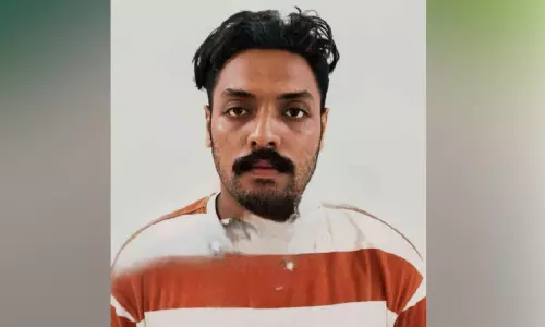 പ്രണയം നടിച്ച് പെൺകുട്ടിയുടെ സ്വർണാഭരണങ്ങൾ കവർന്നു