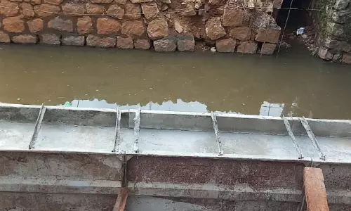 കുറ്റിച്ചലിലെ കലുങ്ക് നിർമാണത്തില്‍ അപാകതയെന്ന്; നാട്ടുകാർ പണി തടഞ്ഞു