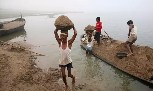 പെരിയാറിലെ മണൽക്കൊള്ള; കർശന നടപടിക്ക് പൊലീസ് പെരിയാറിലെ മണൽക്കൊള്ള; കർശന നടപടിക്ക് പൊലീസ്