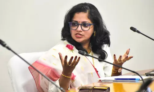 ഡോ. നിഖിത ഹരിക്ക് ഇരട്ട ഫെല്ലോഷിപ്പ്
