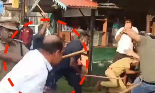 ആലപ്പുഴയിലെ രക്ഷാപ്രവർത്തനം; ഗൺമാൻ അടക്കം അഞ്ച് പേര്‍ പ്രതികൾ