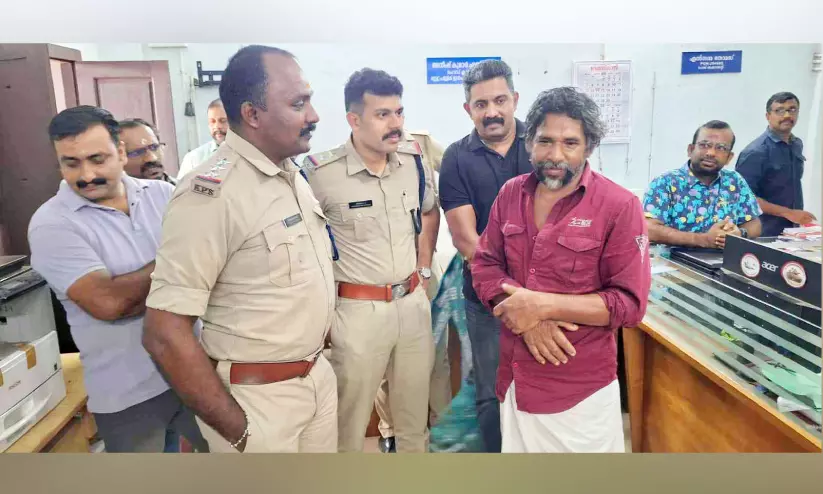 ഭരണിക്കാവ് ബ്ലോക്ക് പഞ്ചായത്ത് ഓഫിസിലെ മോഷണം: പ്രതി അറസ്റ്റിൽ ഭരണിക്കാവ് ബ്ലോക്ക് പഞ്ചായത്ത് ഓഫിസിലെ മോഷണം: പ്രതി അറസ്റ്റിൽ