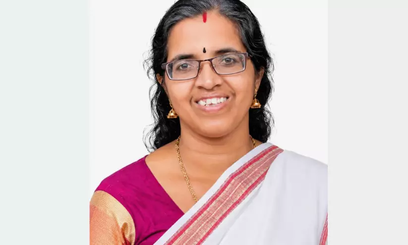 ആലപ്പുഴയിൽ വിറകടുപ്പിൽ നിന്ന് തീ പടർന്ന് പൊള്ളലേറ്റ് ചികിത്സയിലിരുന്ന വീട്ടമ്മ മരിച്ചു ആലപ്പുഴയിൽ വിറകടുപ്പിൽ നിന്ന് തീ പടർന്ന് പൊള്ളലേറ്റ് ചികിത്സയിലിരുന്ന വീട്ടമ്മ മരിച്ചു