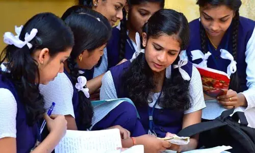 മലബാറിൽ പ്ലസ് വൺ സീറ്റ് പ്രതിസന്ധി രൂക്ഷം; യു.ഡി.എഫ് സർക്കാറിൽ പ്രതീക്ഷയോടെ വിദ്യാർഥികൾ