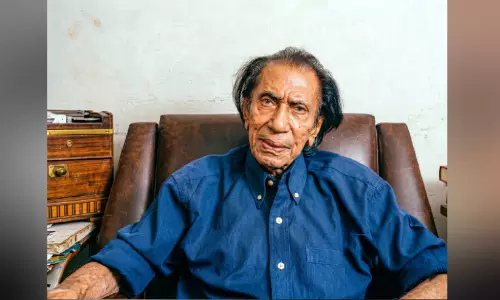 അ​റി​യാ​തെ അ​റി​യാ​തെ അ​നു​രാ​ഗ വീ​ണ​യി​ൽ; എ.ടി ഉമ്മറിന്റെ പാട്ടുലോകം