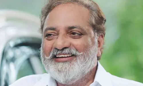അൻസിബ ഹസന്റെ രാജി: ടിനി ടോം അങ്ങനെയുള്ള ആളല്ല, കലാകാരന്മാരിൽ വർഗീയത കുറവാണ് -ജോയ് മാത്യു
