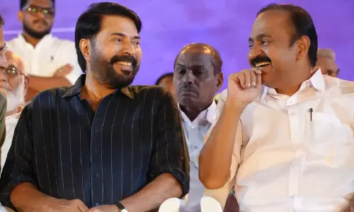 ‘മമ്മൂട്ടി എന്റെ മാമന്റെ മോനല്ല, പക്ഷേ, ഇടത് വെട്ടുകിളികളുടെ ഈ വേട്ടയാടൽ അദ്ദേഹം അർഹിക്കുന്നുണ്ടോ?’ -സി.പി.എം സൈബർ​ പോരാളികൾക്കെതിരെ രാജേഷ് കൃഷ്ണ