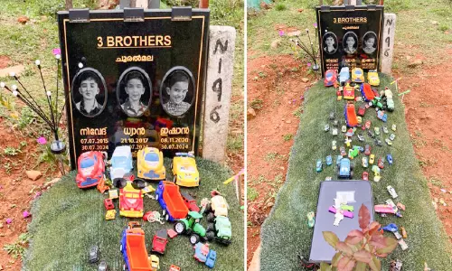 കല്ലറയിൽ മൂന്നുമക്കൾ ഏറ്റുവാങ്ങി; പുതുവീടിന്റെ കണ്ണീർതാക്കോൽ