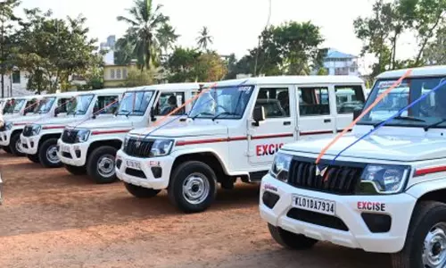 എക്സൈസ് വകുപ്പിൽ ഇടതനുകൂല സംഘടന ഭാരവാഹികൾക്ക് കൂട്ടസ്ഥലംമാറ്റം എക്സൈസ് വകുപ്പിൽ ഇടതനുകൂല സംഘടന ഭാരവാഹികൾക്ക് കൂട്ടസ്ഥലംമാറ്റം