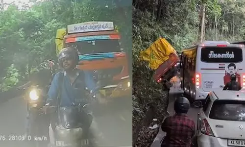 താമരശ്ശേരി ചുരത്തിൽ ലോറി നിയന്ത്രണം വിട്ട് യാത്രക്കാരെ ഇടിച്ചു തെറിപ്പിച്ചു; എട്ടാം വളവിന് സമീപം വൻ ഗതാഗതക്കുരുക്ക്