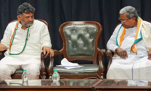 കർണാടകയിൽ അധികാരകൈമാറ്റത്തിന് വഴിതെളിയുന്നു; സിദ്ധരാമയ്യ പടിയിറങ്ങുന്നു, ഇനി ഡി.കെ