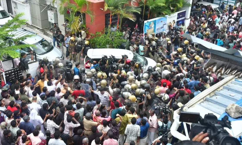 ‘ഇ.ഡി നീക്കം കടന്നാക്രമണം’; രാഷ്ട്രീയമായി നേരിടാൻ സി.പി.എം ‘ഇ.ഡി നീക്കം കടന്നാക്രമണം’; രാഷ്ട്രീയമായി നേരിടാൻ സി.പി.എം