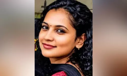 പൊലീസുകാരന്റെ വാഹനം കത്തിച്ച സംഭവം; അടിമുടി ദുരൂഹത