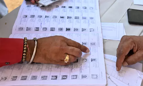 എസ്.ഐ.ആർ ശരിവെച്ചു; സ്വ​ത​ന്ത്ര​വും നീ​തി​പൂ​ർ​വ​ക​വുമാ​യ തെ​ര​ഞ്ഞെ​ടു​പ്പി​ന് എ​സ്.​ഐ.​ആ​ർ അ​നി​വാ​ര്യ​മെ​ന്ന് സു​പ്രീം കോ​ട​തി