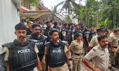 മണിക്കൂറുകൾ നീണ്ട പരിശോധന; കണ്ണൂരിലേയും കോഴിക്കോട്ടേയും വീട്ടിൽ നിന്ന് ഒന്നും കിട്ടിയില്ലെന്ന് ഇ.ഡി