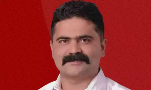 ജോലി വാഗ്ദാനം ചെയ്ത് യുവതിയെ ബലാത്സംഗം ചെയ്ത കേസ്; പാലക്കാട്ടെ കോൺഗ്രസ് കൗൺസിലർ പ്രശോഭ് കീഴടങ്ങി