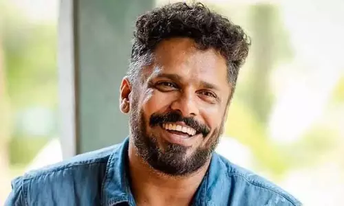 ഇ.ഡി റെയ്ഡ്: പിണറായി വിജയന് പിന്തുണ അറിയിച്ച് സംവിധായകൻ ആഷിഖ് അബു