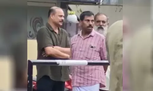 പിണറായിയുടെ വസതിക്ക്​ മുന്നിൽ സസ്​പെൻഷനിലുള്ള സുരക്ഷാ ജീവനക്കാരും