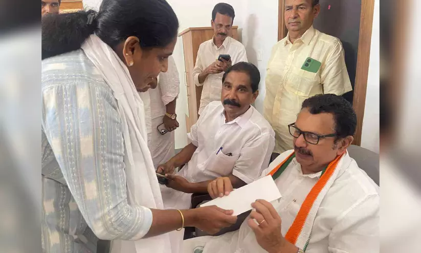 പേരാവൂർ താലൂക്കാശുപത്രി നിർമാണം; ആരോഗ്യമന്ത്രിക്ക് നിവേദനം നൽകി പേരാവൂർ താലൂക്കാശുപത്രി നിർമാണം; ആരോഗ്യമന്ത്രിക്ക് നിവേദനം നൽകി