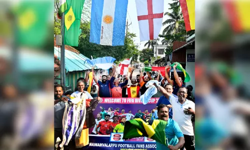 നൈ​നാം​വ​ള​പ്പ് വി​ളി​ക്കു​ന്നു, ക​ളി​യെ ആ​​ഘോ​ഷ​മാ​ക്കാ​ൻ