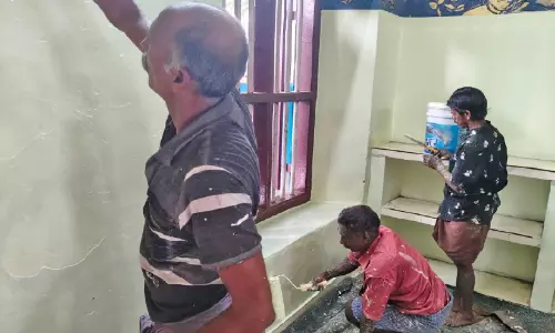 മ​ണി മു​ഴ​ങ്ങാ​ൻ നാ​ലു നാ​ൾ; അ​ധ്യ​യ​ന വ​ർ​ഷ​ത്തെ വ​ര​വേ​ൽ​ക്കാ​നൊ​രു​ങ്ങി സ്കൂ​ളു​ക​ൾ