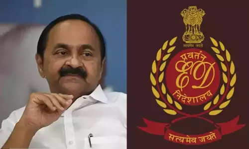 ഇ.ഡി റെയ്ഡ്: മാധ്യമങ്ങളുടെ ചോദ്യങ്ങളിൽനിന്ന് വീണ്ടും ഒഴിഞ്ഞുമാറി മുഖ്യമന്ത്രി വി.ഡി. സതീശൻ ഇ.ഡി റെയ്ഡ്: മാധ്യമങ്ങളുടെ ചോദ്യങ്ങളിൽനിന്ന് വീണ്ടും ഒഴിഞ്ഞുമാറി മുഖ്യമന്ത്രി വി.ഡി. സതീശൻ