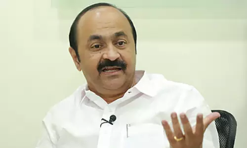 കാലഹരണപ്പെട്ട കോഴ്സുകളിൽ മാറ്റമുണ്ടാക്കണം, കാലത്തിനനുസരിച്ചുള്ള മാറ്റങ്ങൾ ഉണ്ടാകണം -മുഖ്യമന്ത്രി വി.ഡി. സതീശൻ